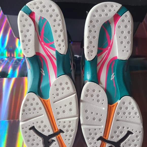 AIR JORDAN VIIIWHITE/TURBO GREEN Size 6.5 Y (Big Boys Size) - Picture 10 of 16